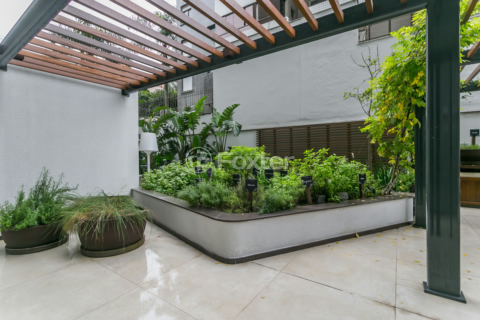 Image 36 - 1004117