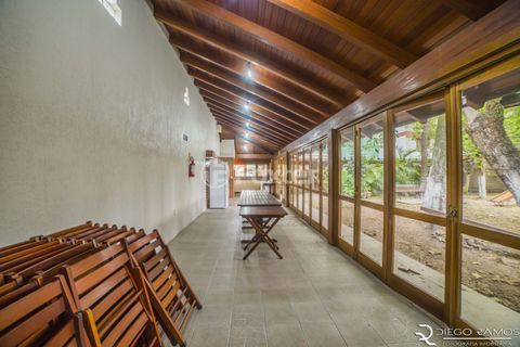 Image 39 - 957321