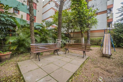 Image 42 - 957321