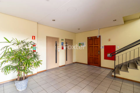 Image 38 - 956542