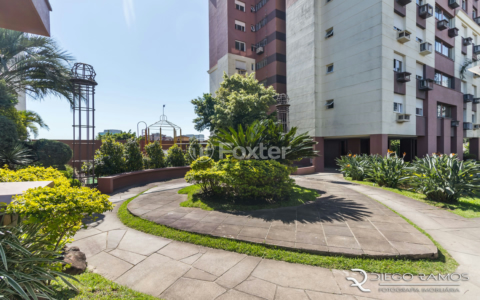 Image 40 - 1013579