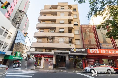 Image 35 - 858275