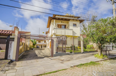 Image 35 - 208600