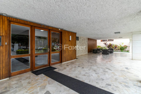 Image 27 - 104702