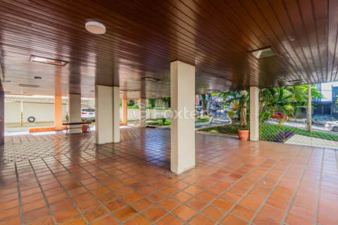 Image 33 - 817449