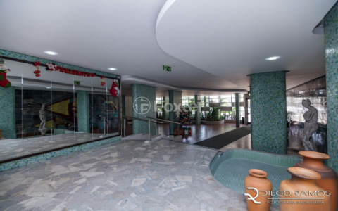 Image 7 - 875021