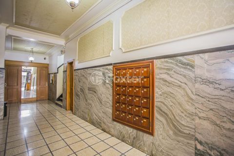 Image 27 - 1015953
