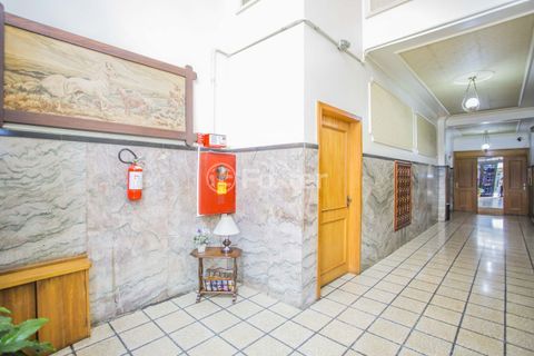 Image 28 - 1015953