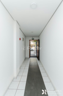 Image 31 - 857572