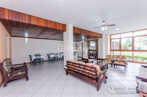 Image 27 - 1012943