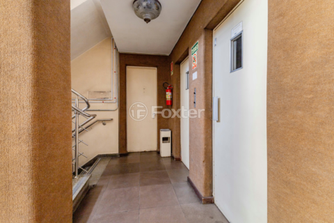 Image 35 - 956672
