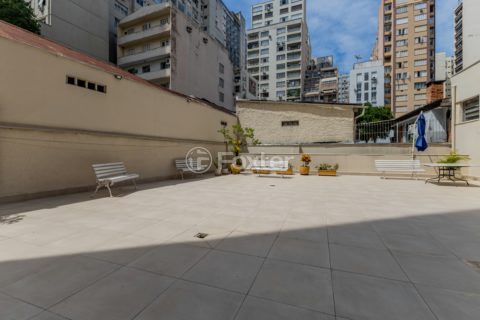 Image 32 - 956672