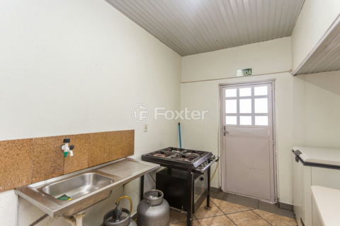 Image 40 - 866620