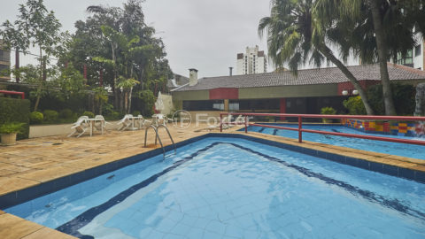 Image 44 - 1004365