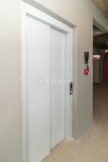 Image 8 - 990046