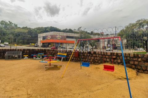 Image 29 - 285555
