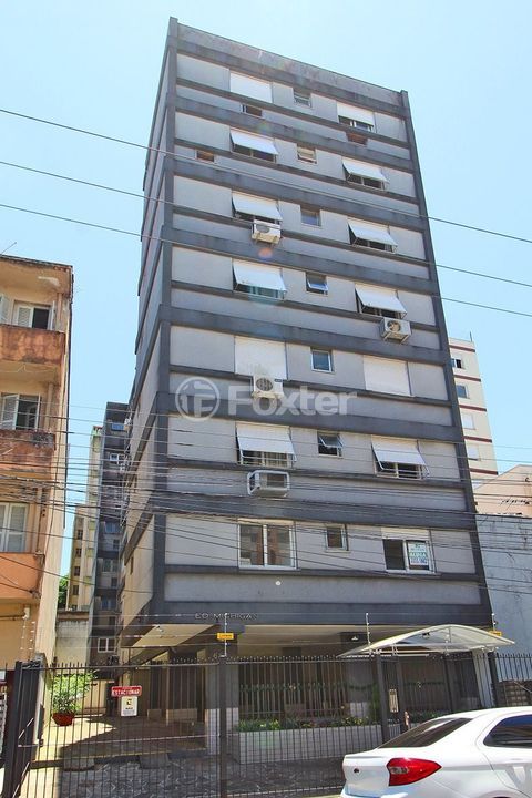 Image 29 - 958852