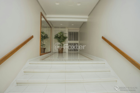 Image 3 - 1000732
