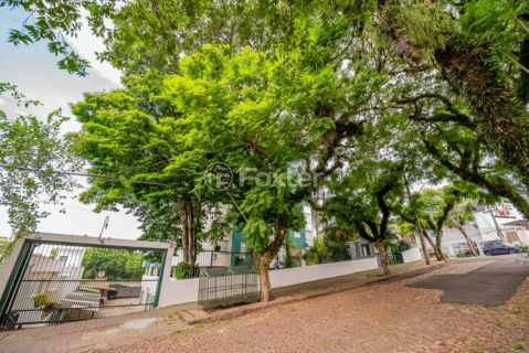Image 21 - 830394