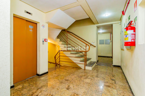 Image 36 - 1005600