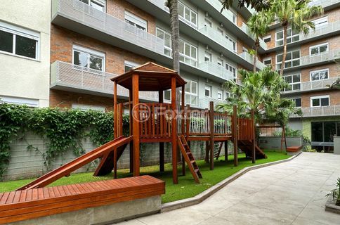 Image 77 - 637000