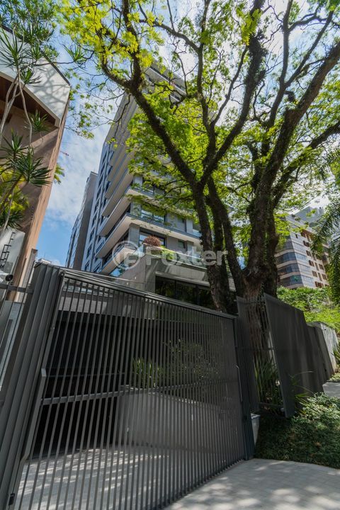 Image 28 - 897930