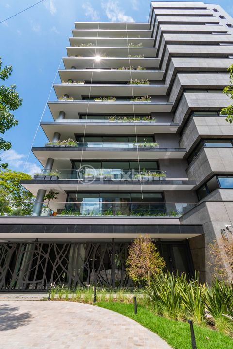 Image 24 - 897930