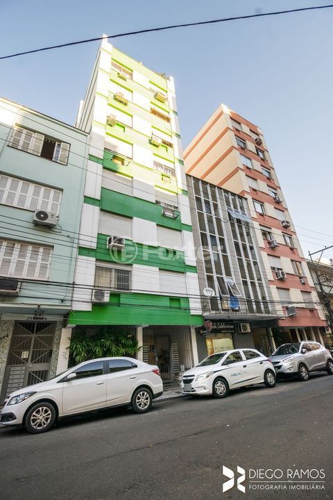 Image 22 - 906326