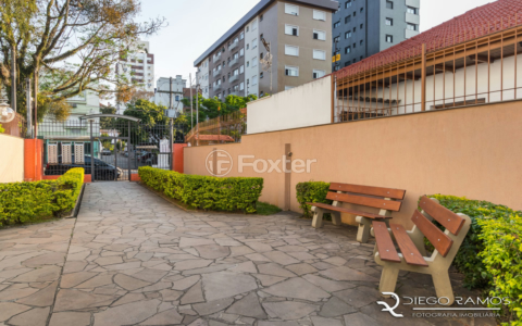 Image 23 - 879518
