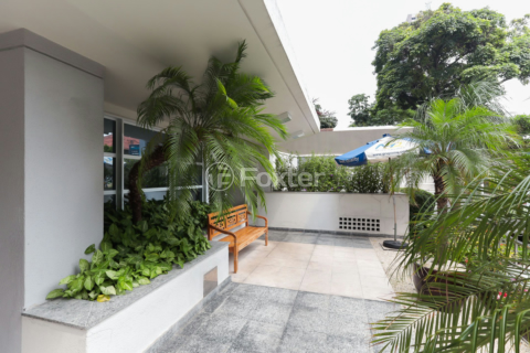 Image 9 - 979374