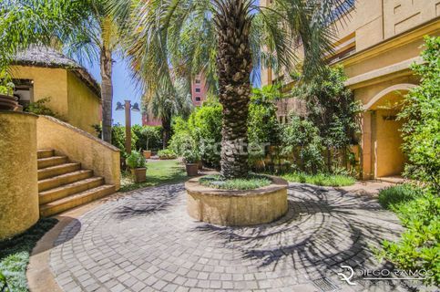 Image 69 - 984589