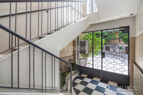 Image 32 - 1037778