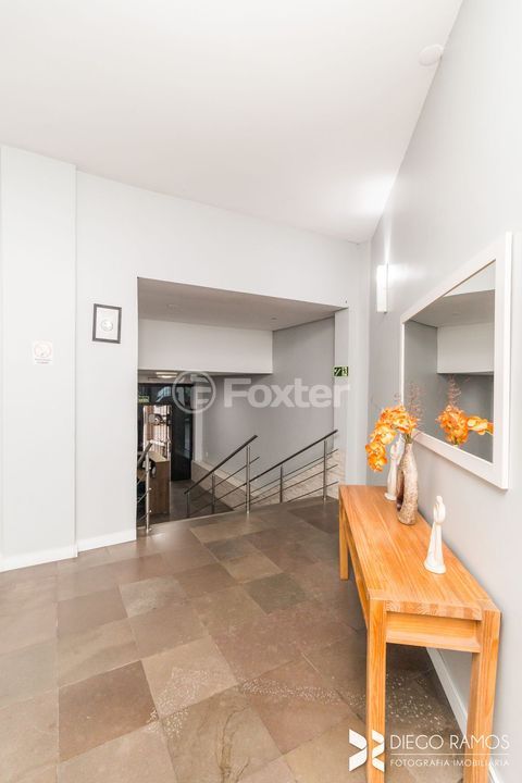 Image 21 - 404956
