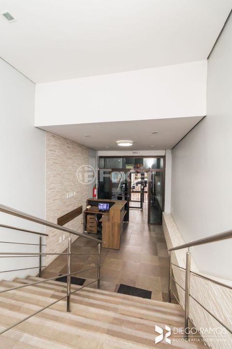 Image 22 - 404956