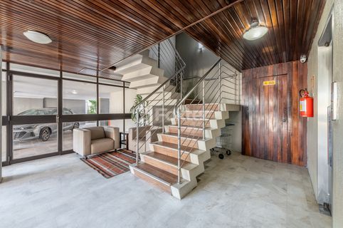 Image 34 - 877842