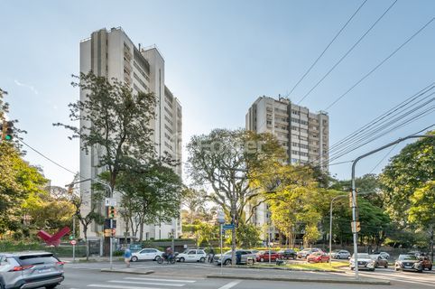 Image 32 - 953363