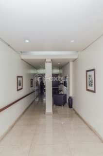 Image 33 - 914611