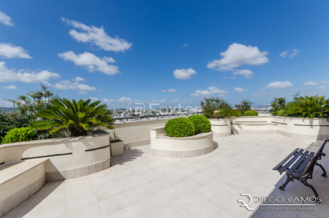 Image 21 - 951599