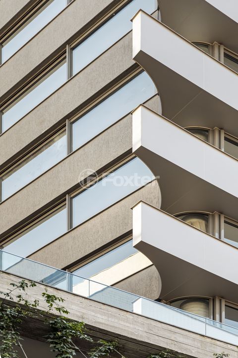 Image 36 - 1004856