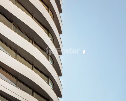 Image 37 - 1004856