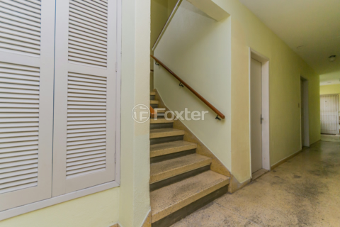 Image 44 - 883642
