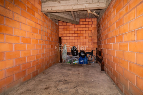 Image 33 - 825634
