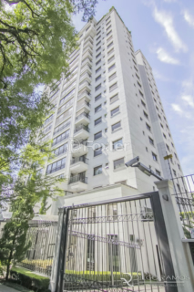 Image 33 - 1009196