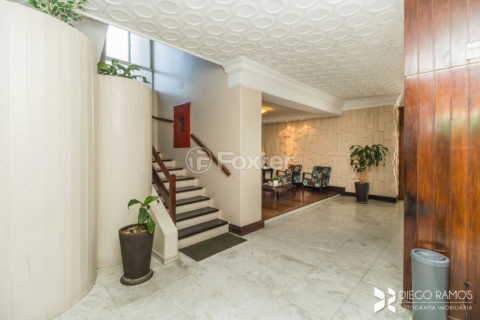 Image 38 - 1012125