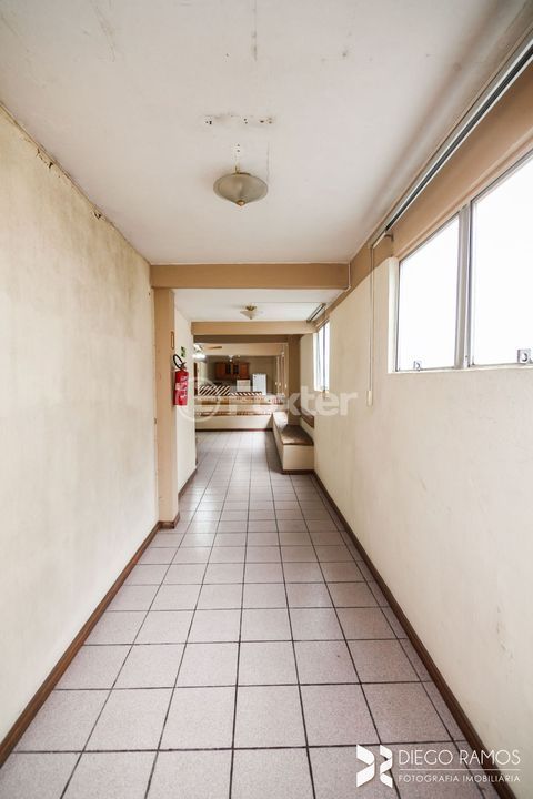 Image 19 - 998771