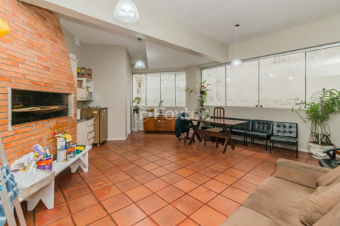 Image 21 - 954817