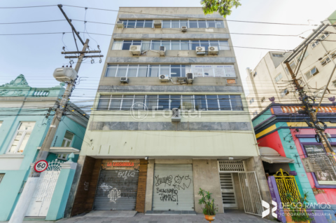 Image 8 - 821300