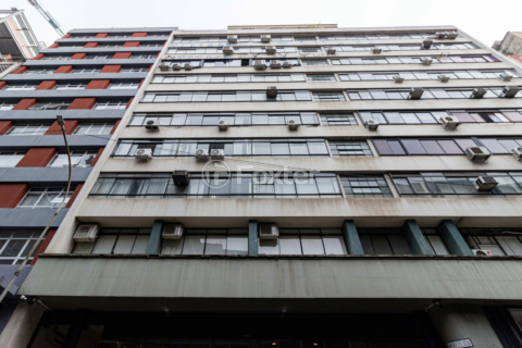 Image 12 - 915818