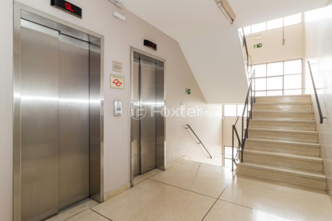 Image 17 - 915818