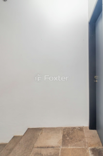 Image 17 - 616880
